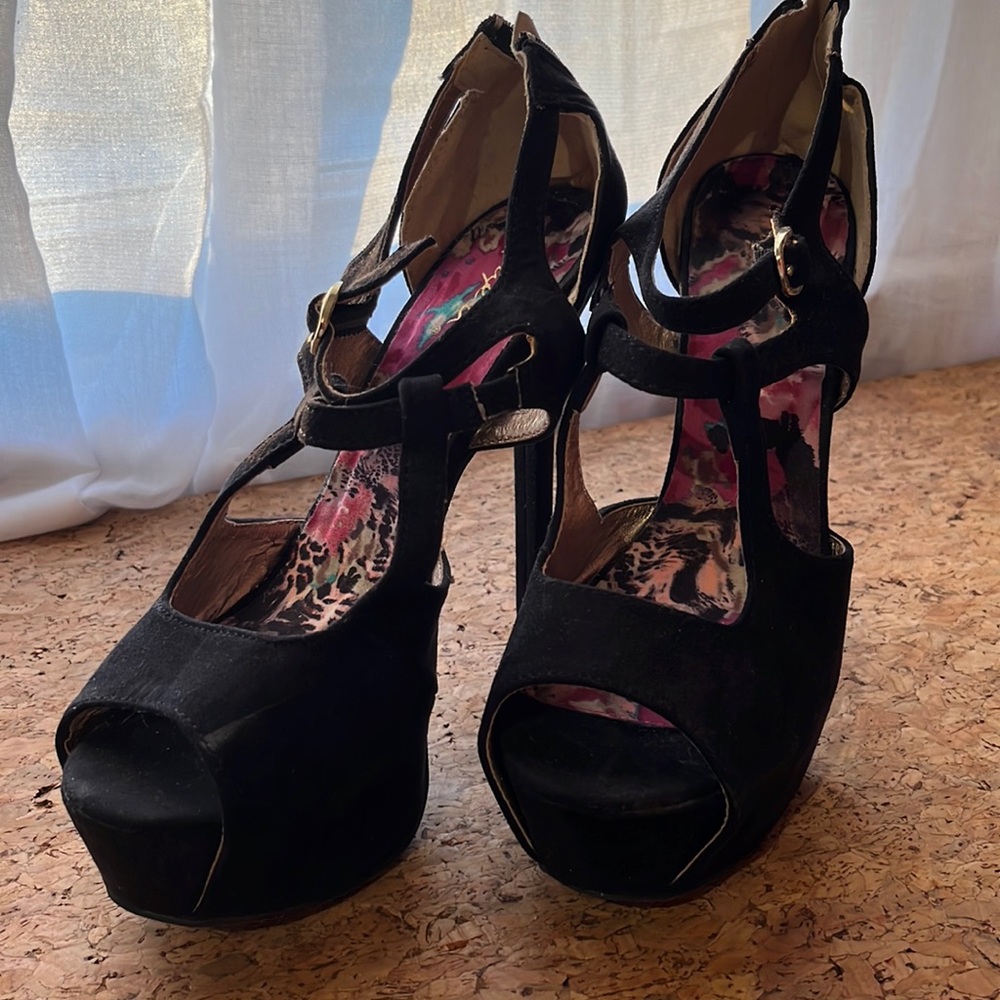 Qupid platform heels